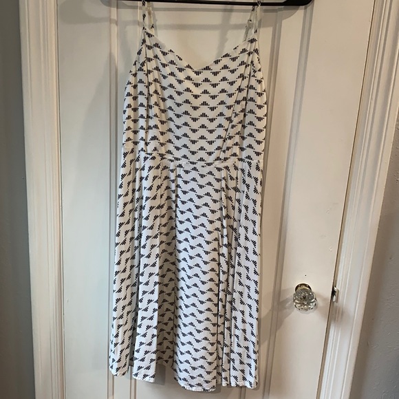 Old Navy patterned sundress - Picture 1 of 4